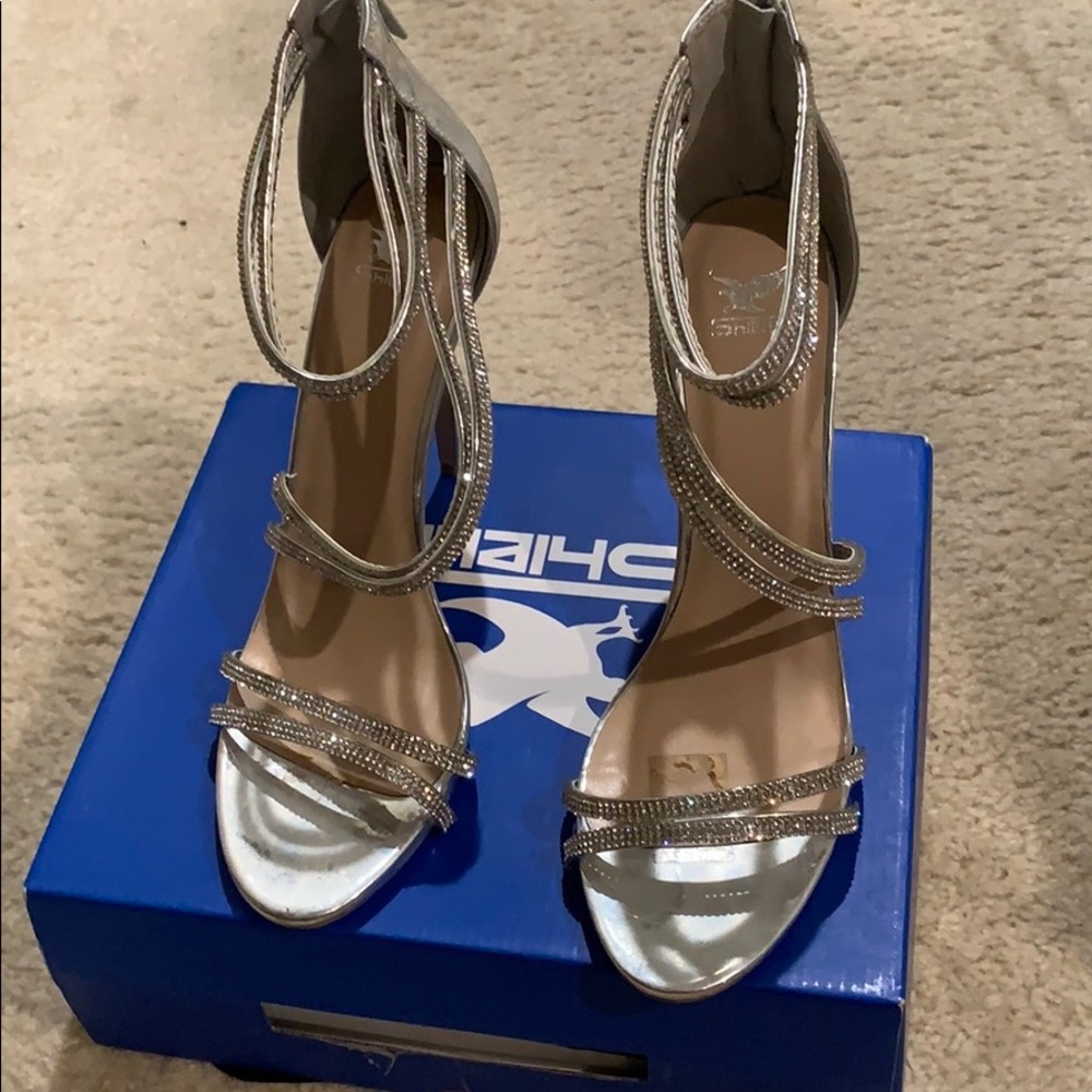 Shiny silver High heels